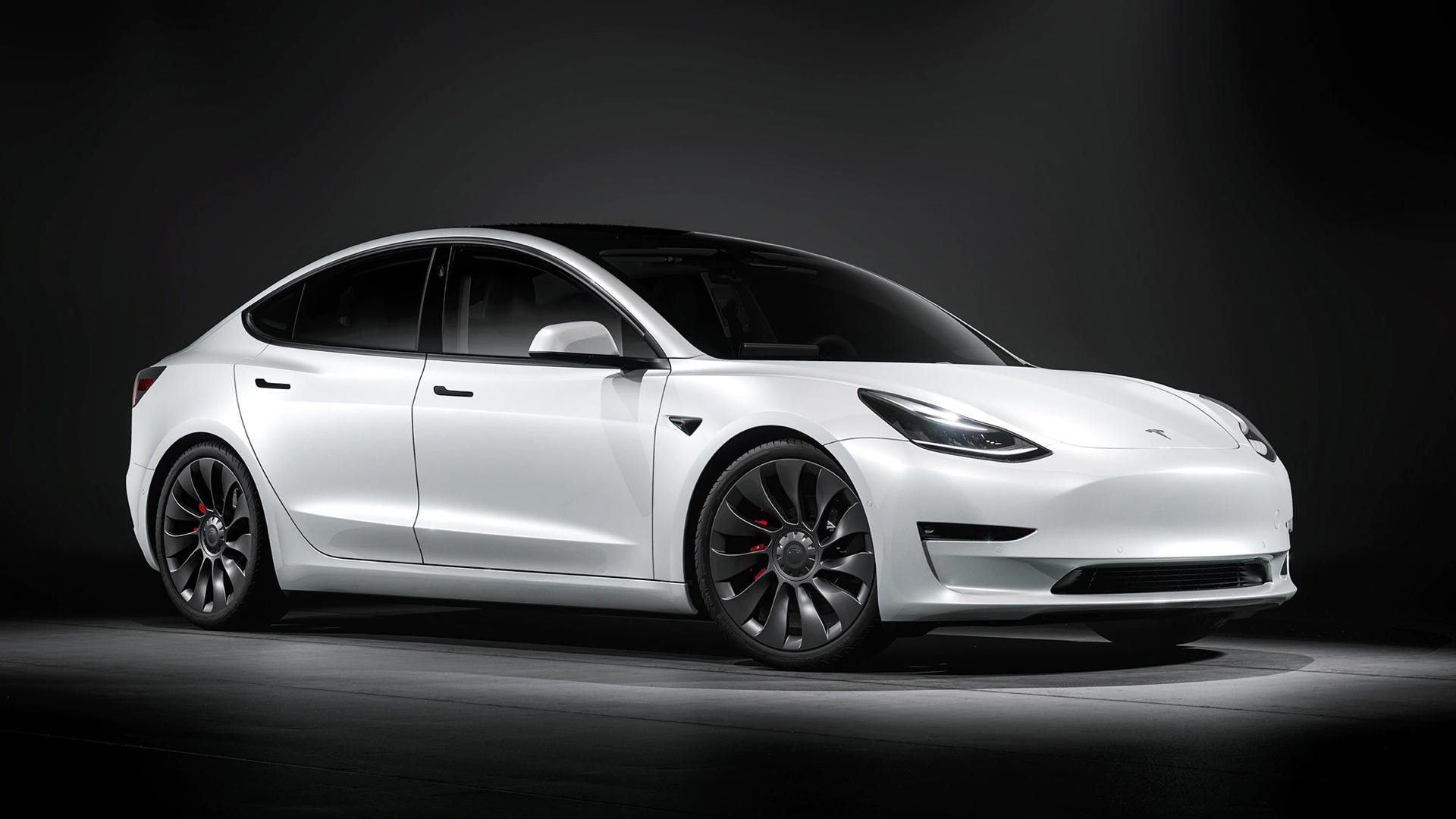 Tesla’s Must-Have Subscription Gets Cheaper With a New Yearly Option – Review Geek
