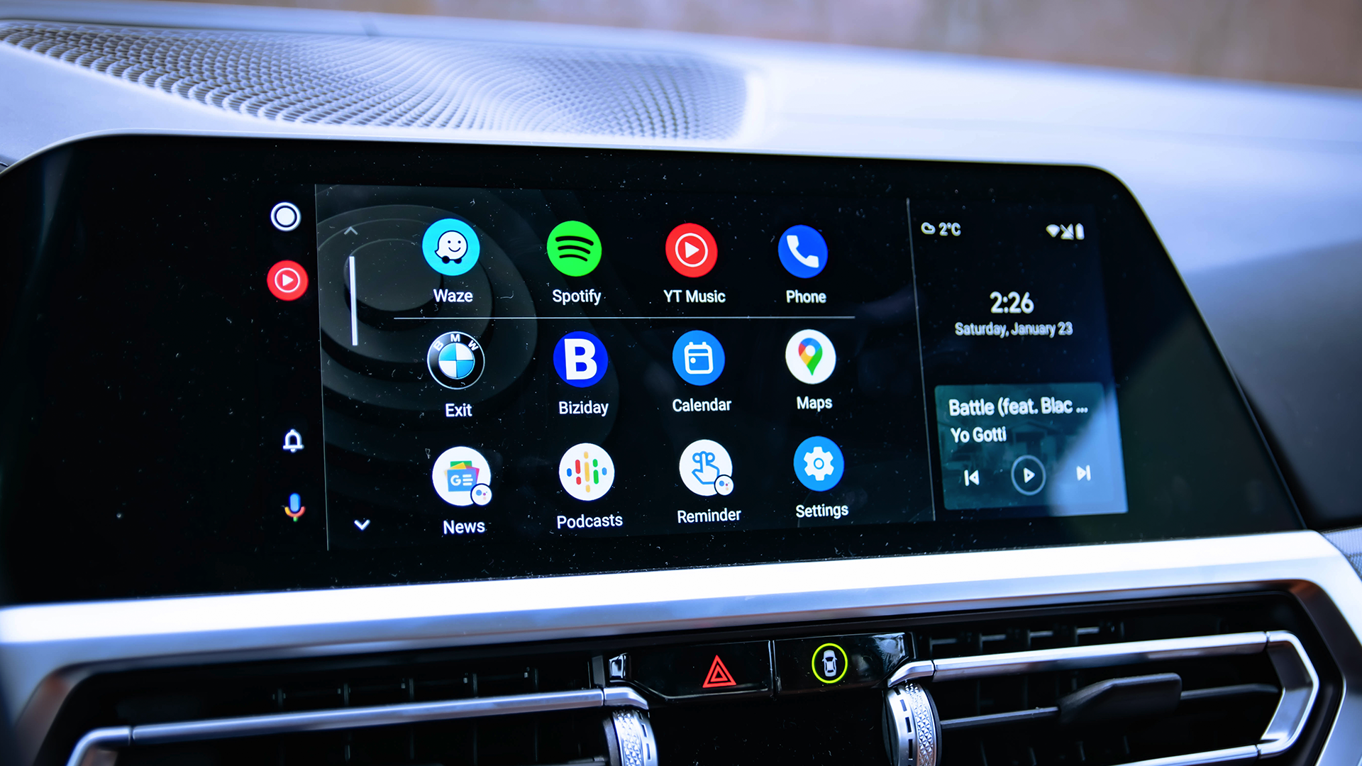 Android Auto Bug Is Causing Assistant to Speak the Wrong Language – Review Geek